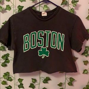 Cropped black t-shirt Boston tee clover